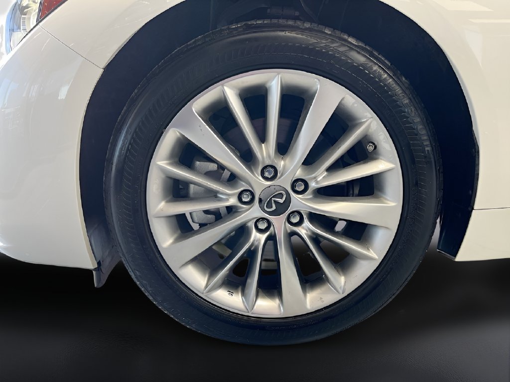 2024 Infiniti Q50 photo 31 of 32
