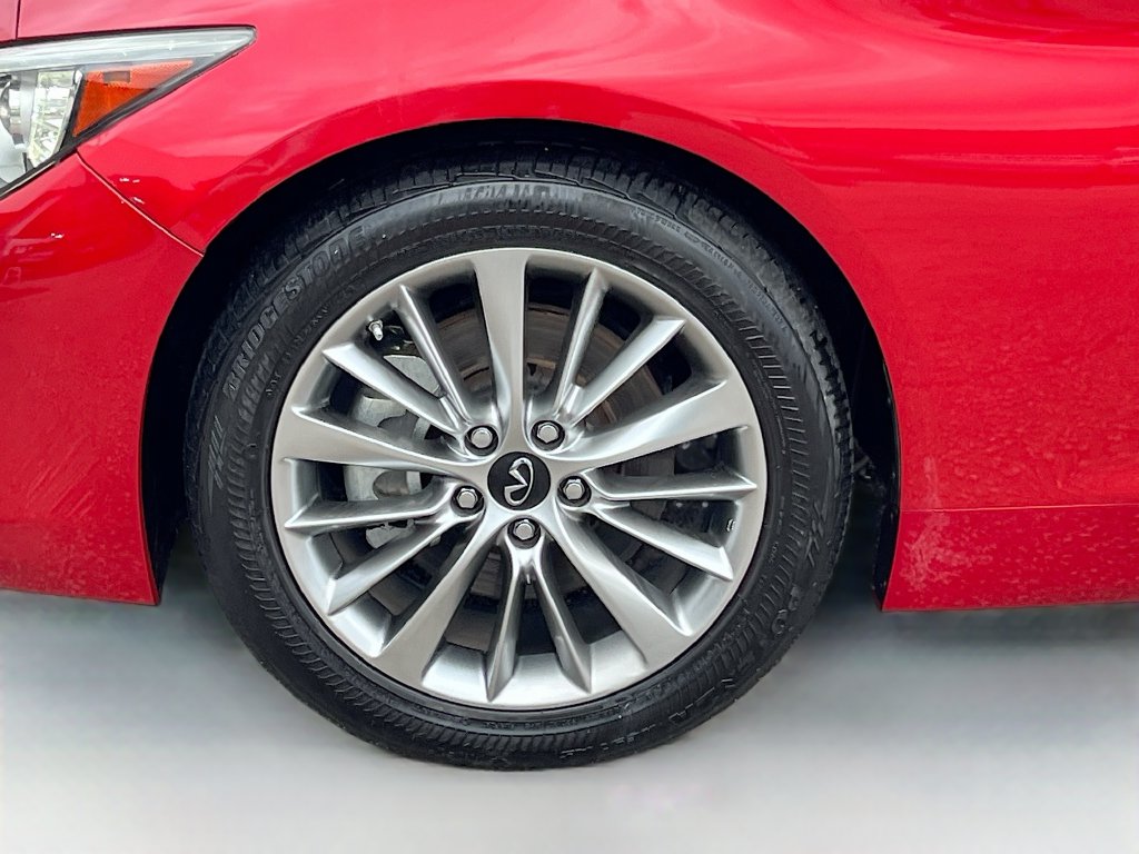 2023 Infiniti Q50 photo 32 of 33