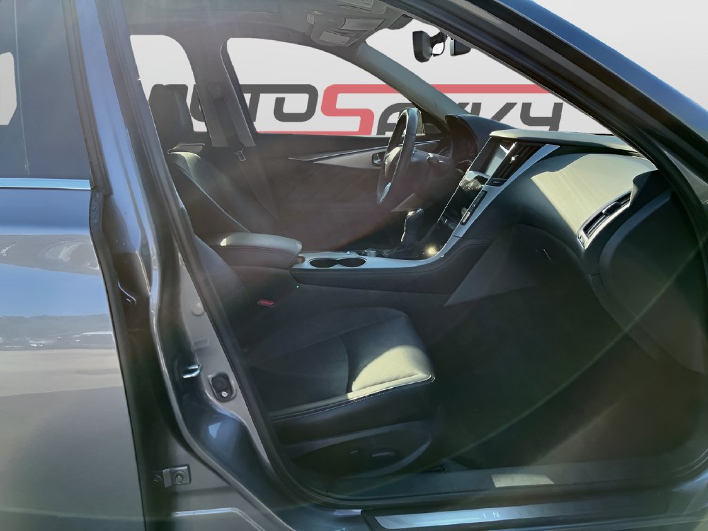 2024 Infiniti Q50 photo 29 of 33
