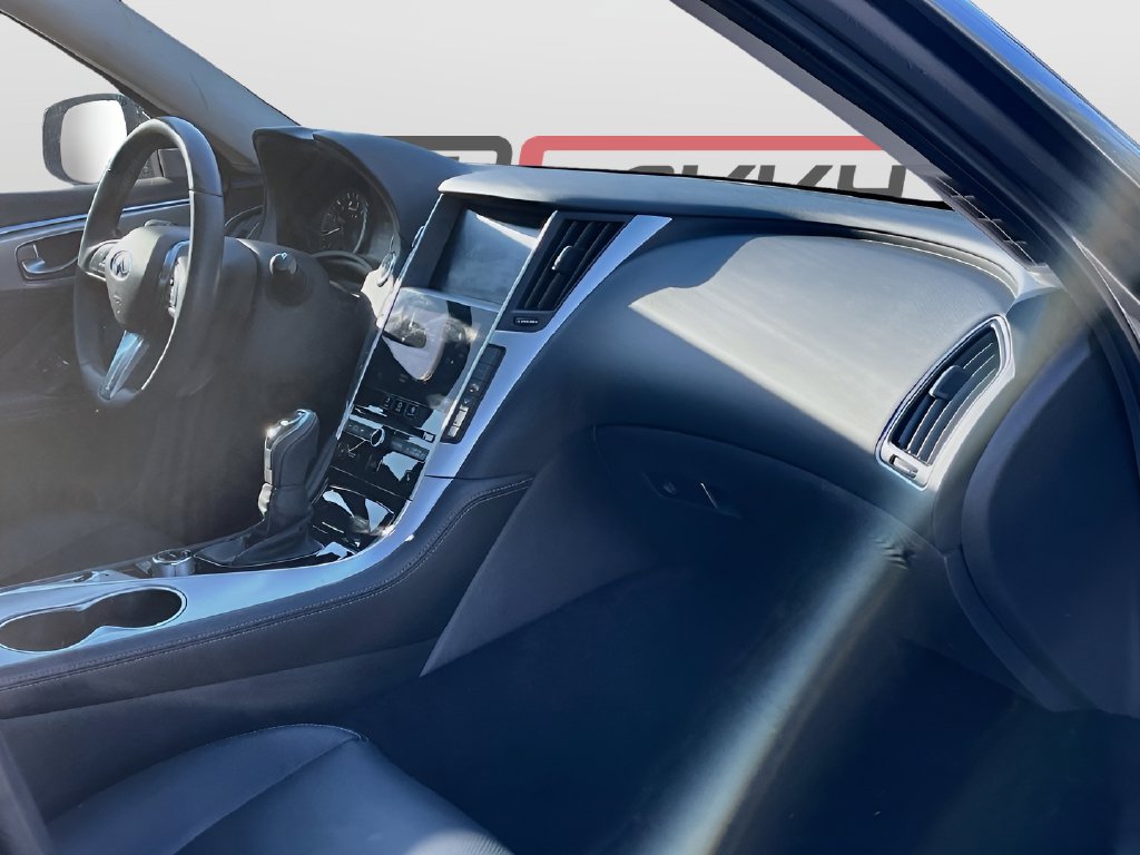 2024 Infiniti Q50 photo 30 of 33