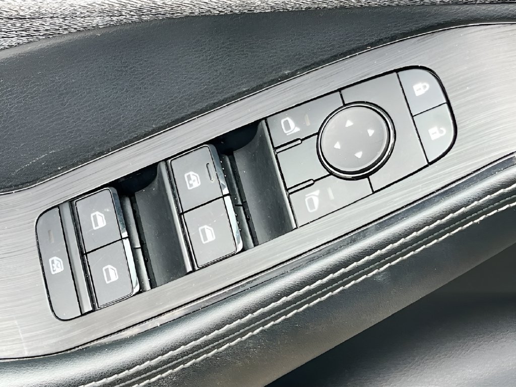 2023 Nissan Rogue photo 17 of 31