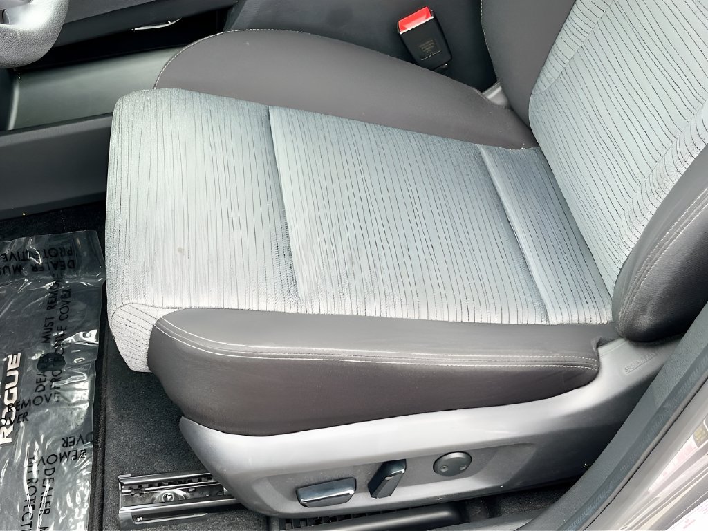 2023 Nissan Rogue photo 19 of 31