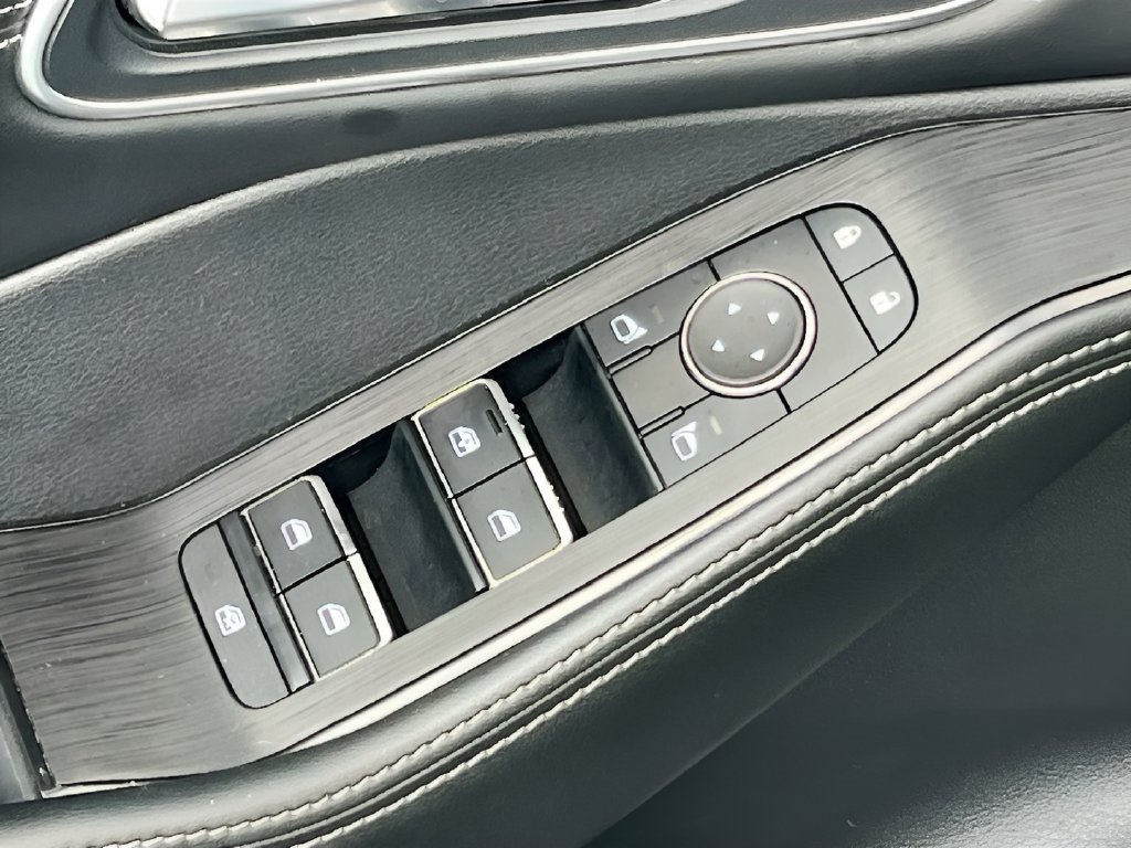 2023 Nissan Rogue photo 18 of 33