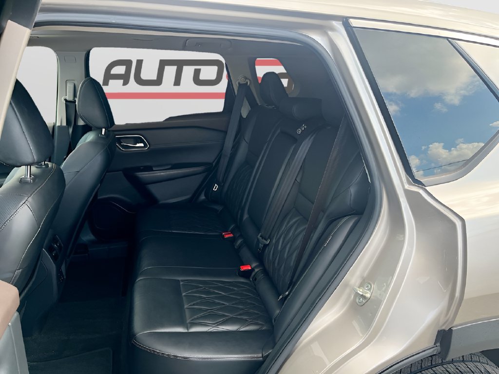2023 Nissan Rogue photo 25 of 33