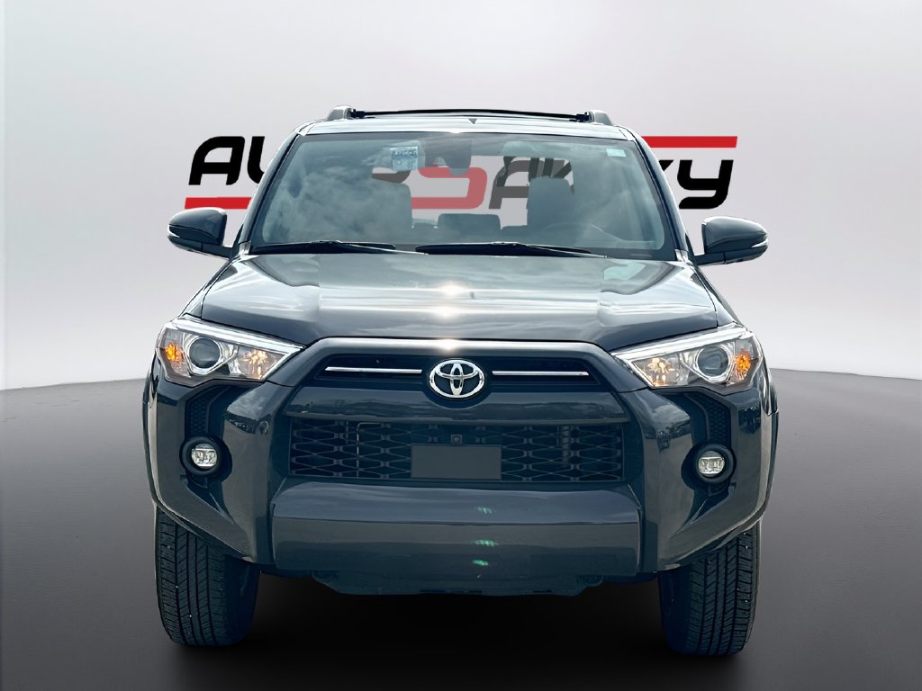 2024 Toyota 4Runner photo 2 of 33
