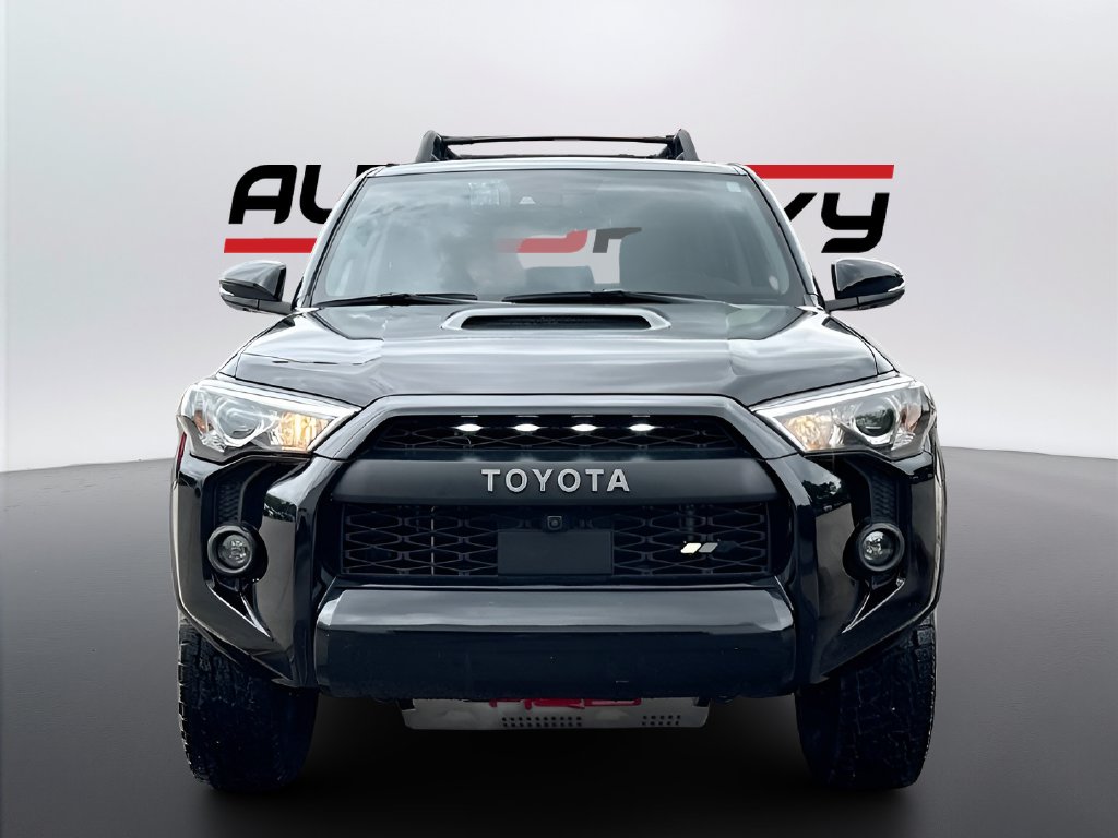 2024 Toyota 4Runner photo 2 of 34