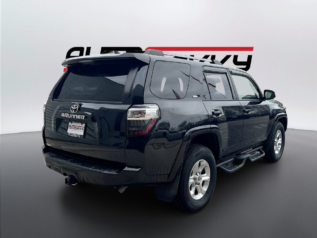 2019 Toyota 4Runner photo 7 of 32