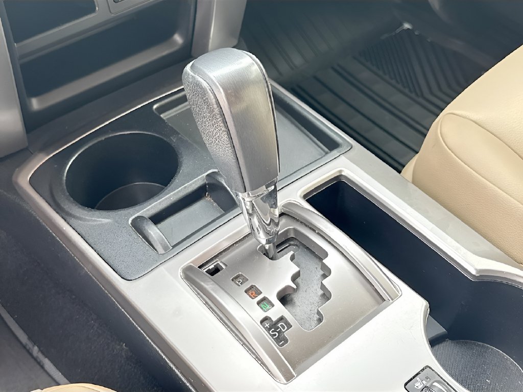 2019 Toyota 4Runner photo 16 of 32