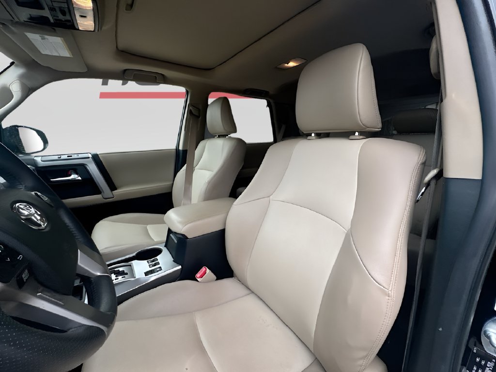 2019 Toyota 4Runner photo 18 of 32
