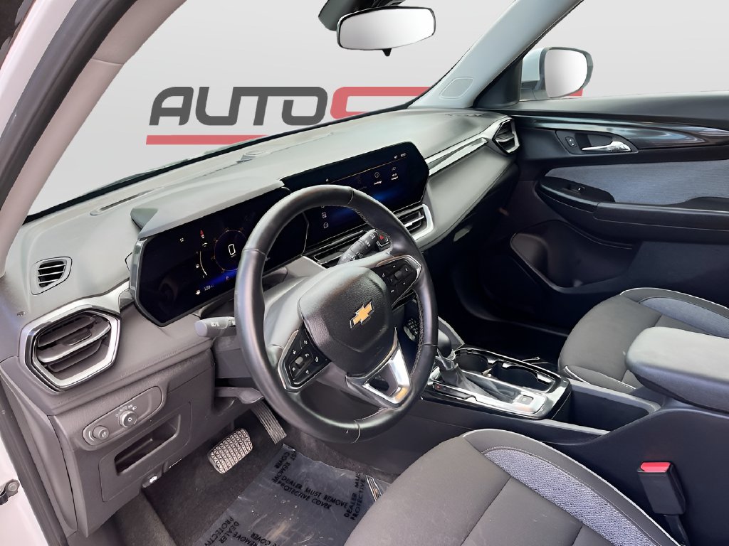 2025 Chevrolet TrailBlazer photo 9 of 30