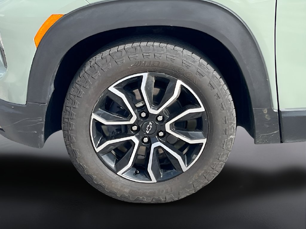 2025 Chevrolet TrailBlazer photo 30 of 32