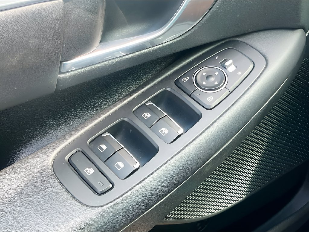 2023 Hyundai Sonata photo 18 of 31