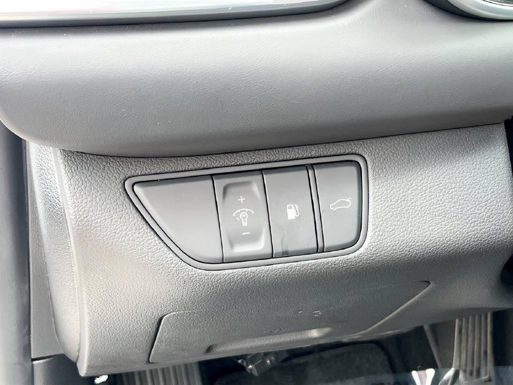 2022 Genesis G70 photo 10 of 32