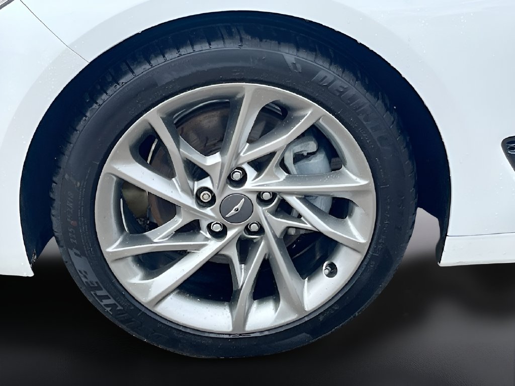 2022 Genesis G70 photo 31 of 32