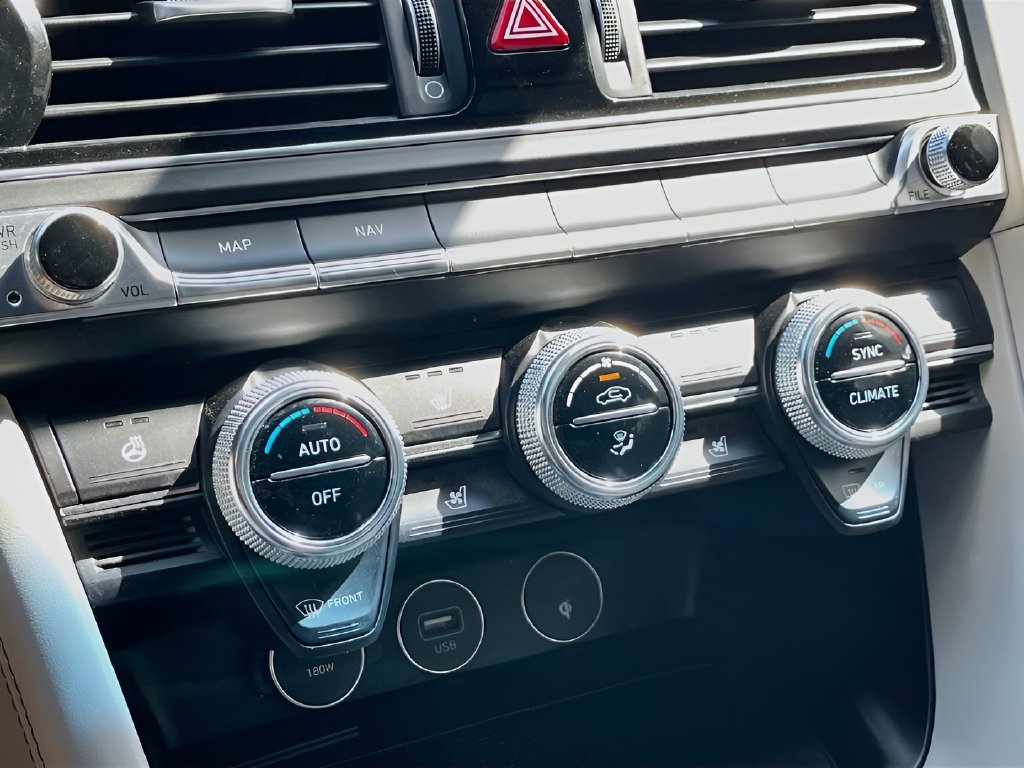 2023 Genesis G70 photo 16 of 34