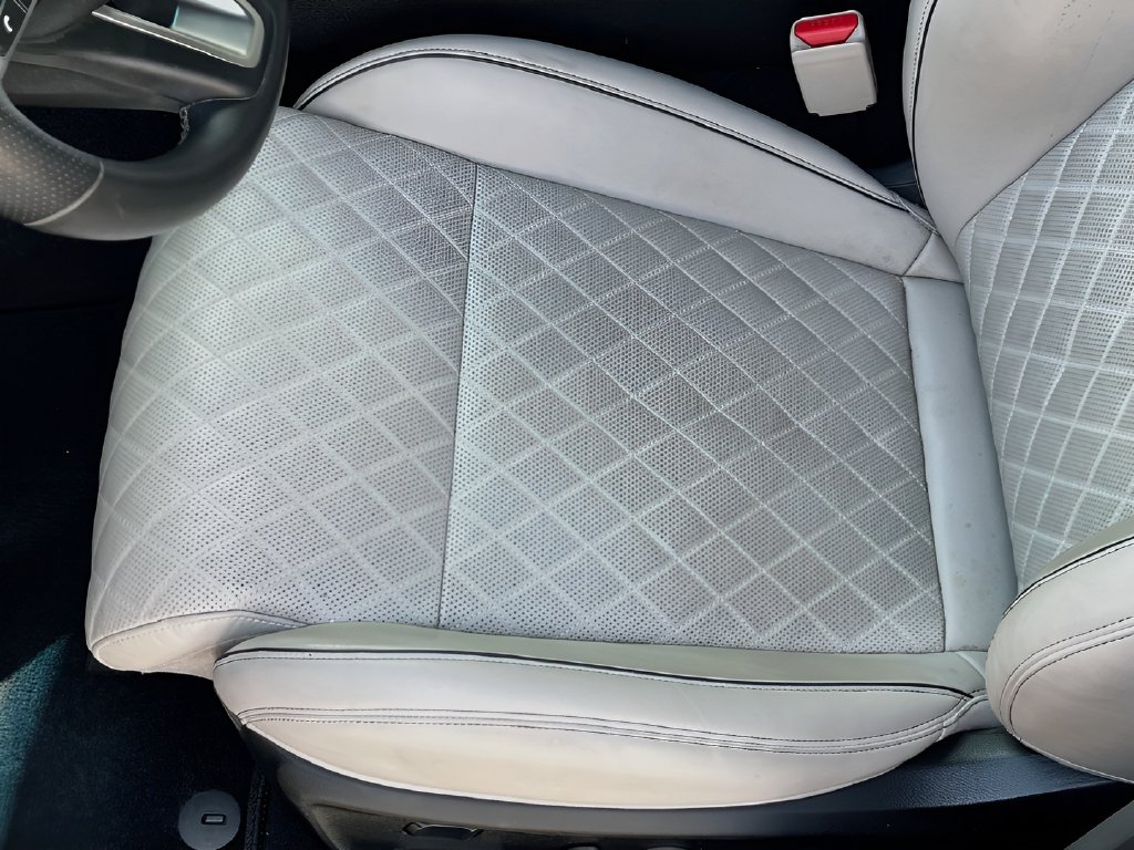 2023 Genesis G70 photo 20 of 34