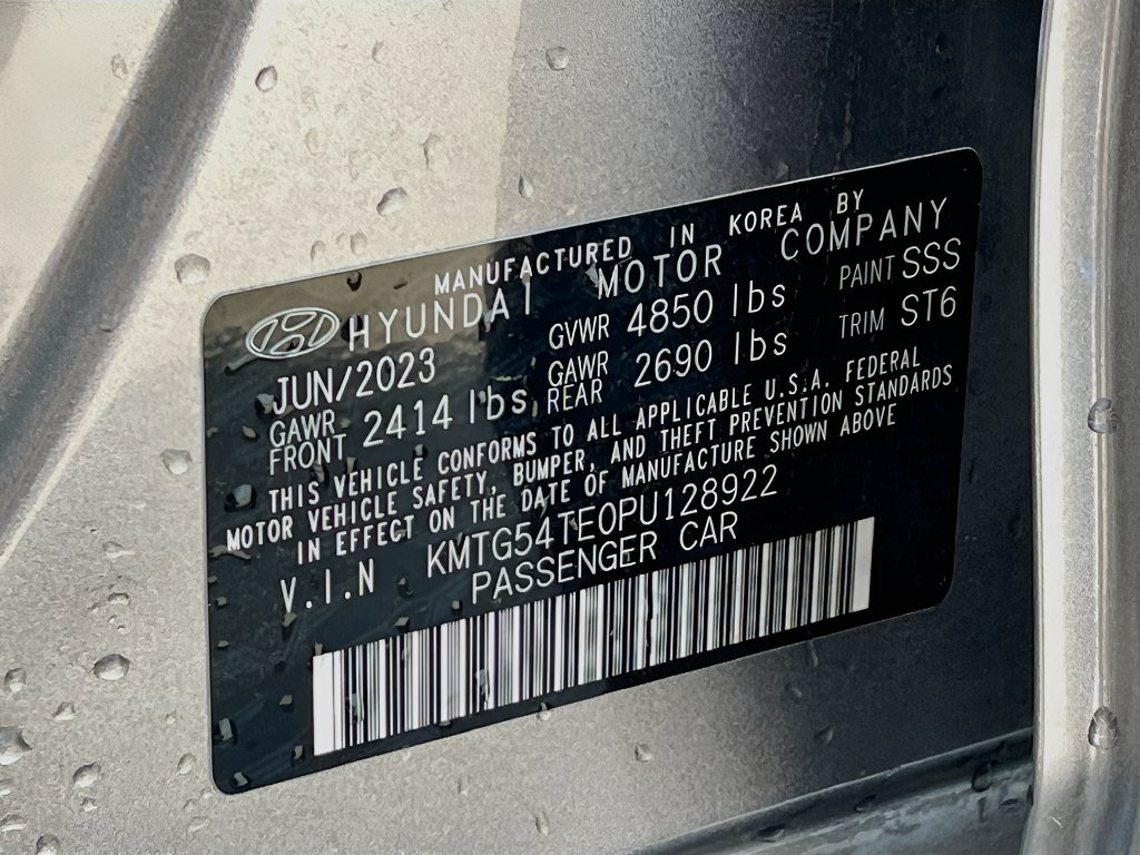 2023 Genesis G70 photo 34 of 34