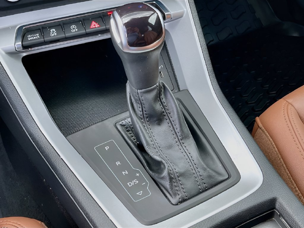 2022 Audi Q3 photo 16 of 33