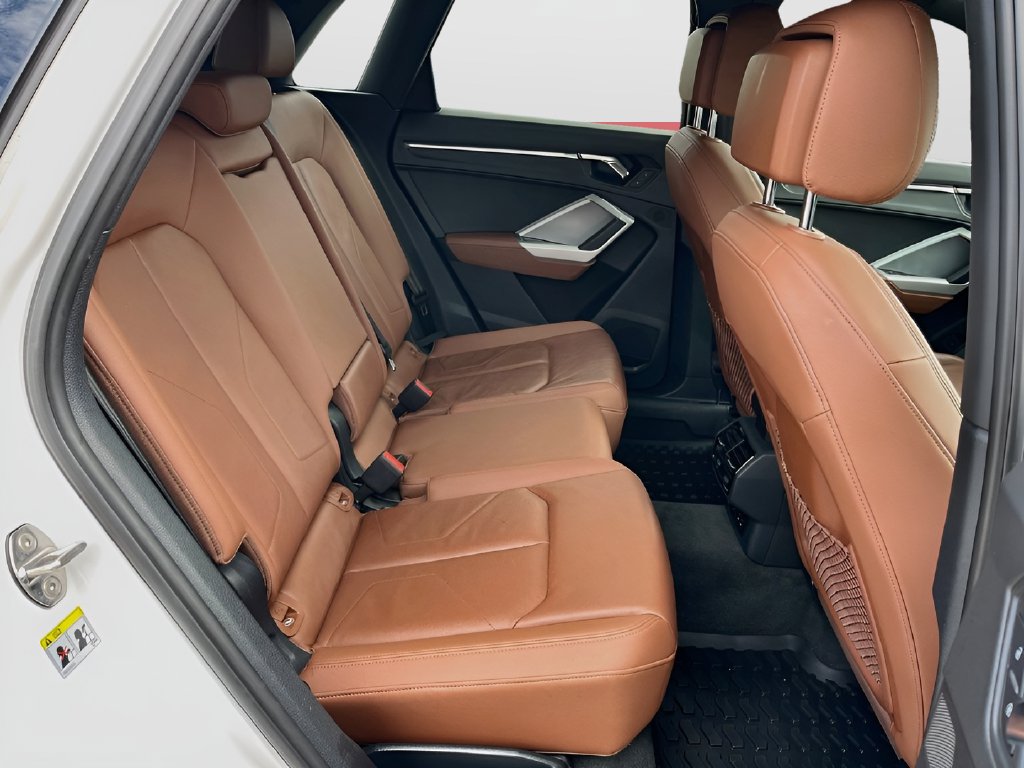 2022 Audi Q3 photo 27 of 33