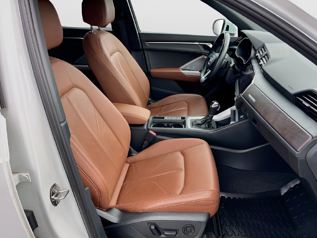 2022 Audi Q3 photo 28 of 33