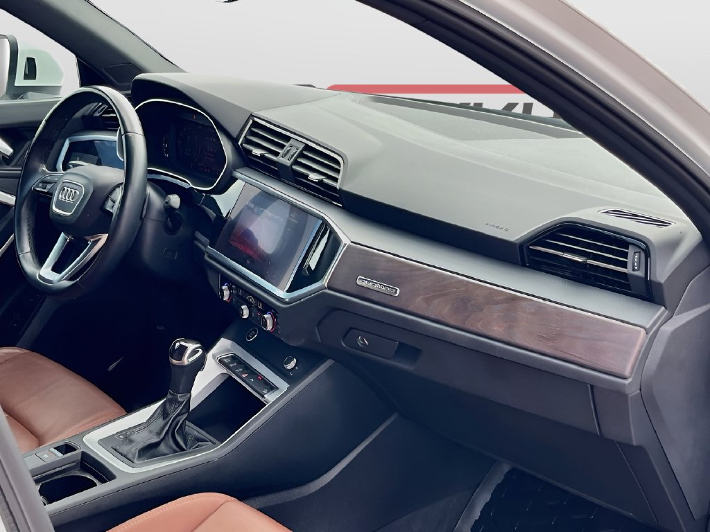 2022 Audi Q3 photo 29 of 33